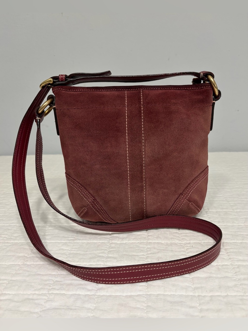 Vintage Coach Soho Suede Swing Pack Crossbody Bag in Wine/Burgundy Color - Picture 4 of 16